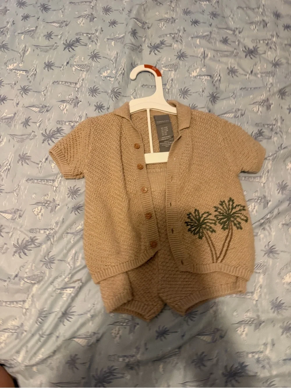 TAHARI BABY SET